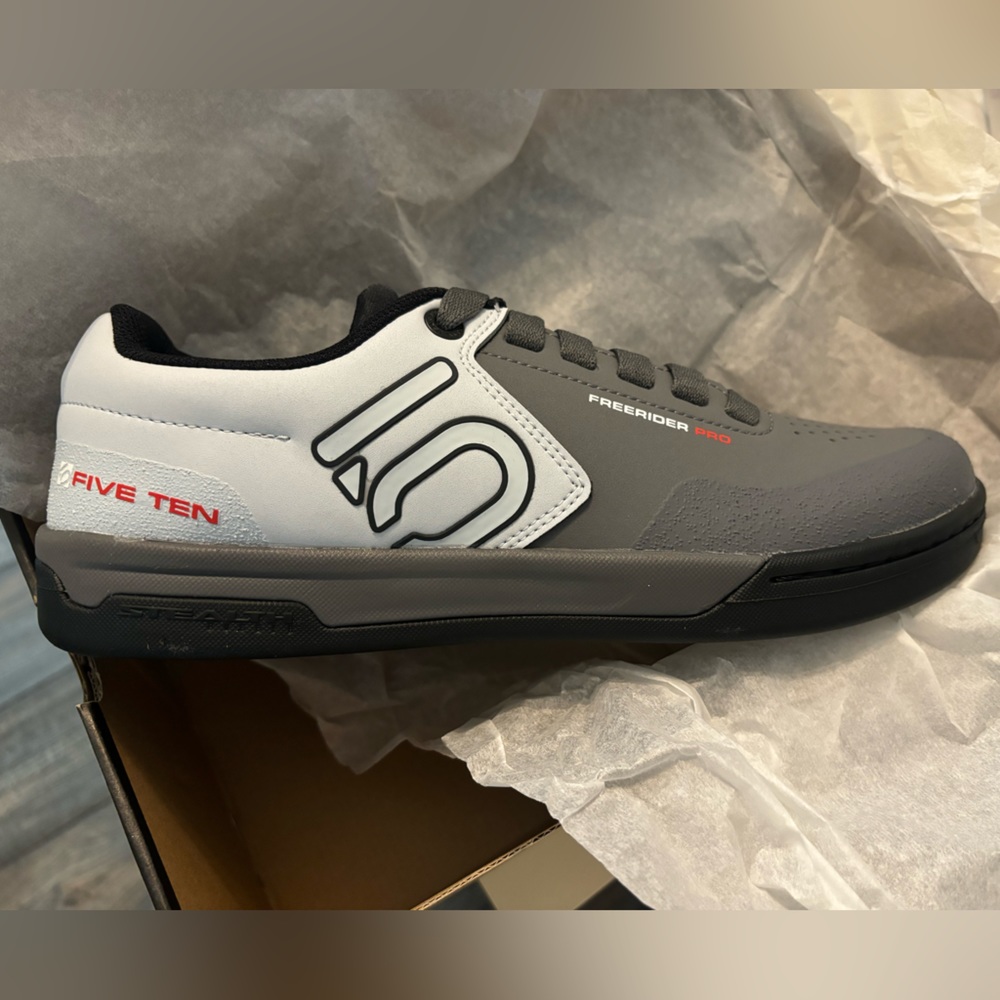 Men’s mountain biking shoes
